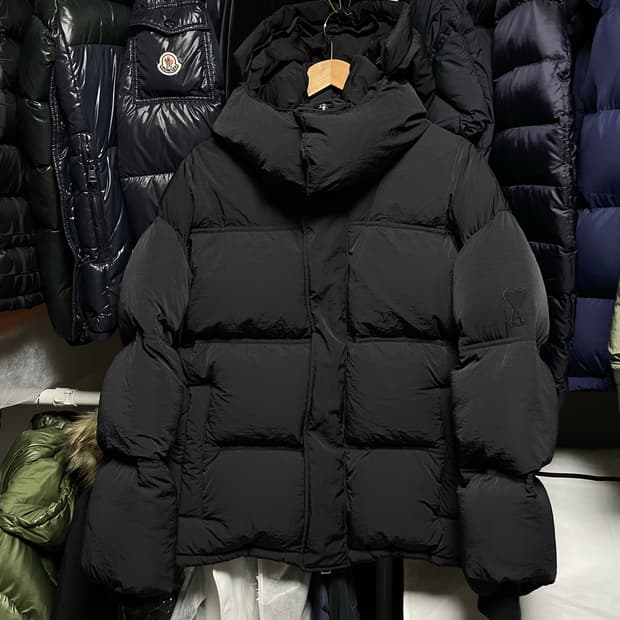 [XS사이즈] 아미 하트 로고 패치 오버핏 숏 다운 패딩자켓