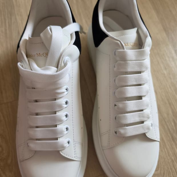 알렉산더맥퀸스니커즈 42/270