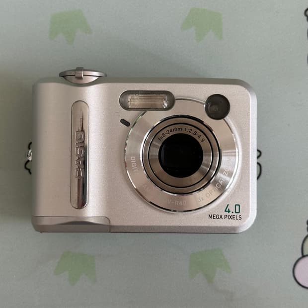 카시오 QV-R40 카메라