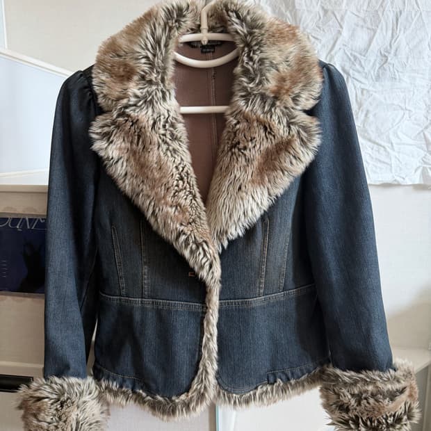 퍼 디테일 데님 자켓