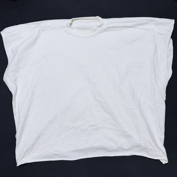 YZY Blank tee Cream 2