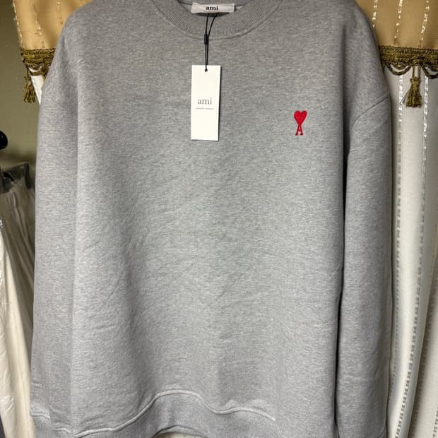 [새상품] AMI 맨투맨 XL