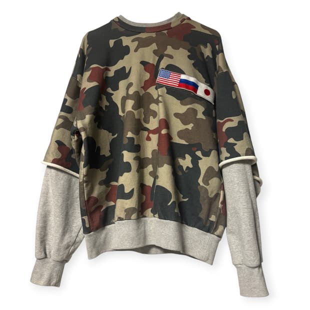 고샤 루브친스키 플래그카모 더블슬리브 맨투맨