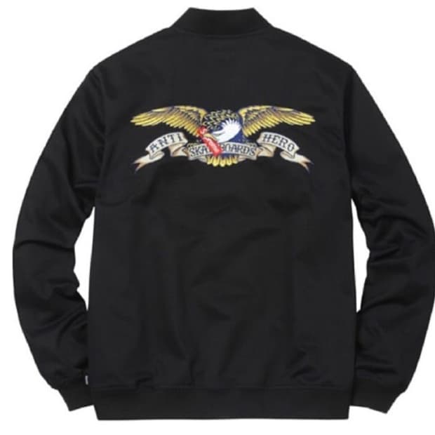 슈프림 안티히어로 봄버 M