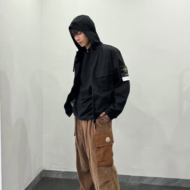 [New] Moncler Coduroy Cargo pants 48