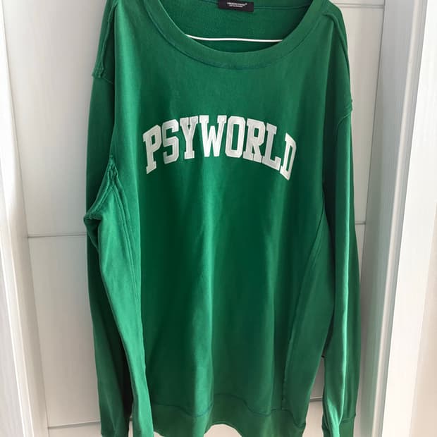 UNDERCOVER PSYWORLD 그린 맨투맨 언더커버:)