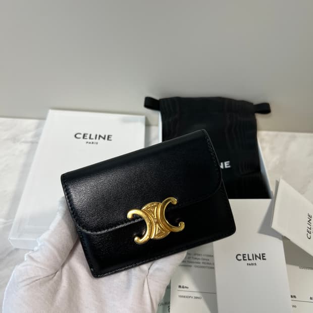 셀린느 샤이니 카프스킨 플랩 카드지갑