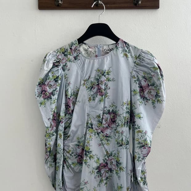 가니 블라우스
