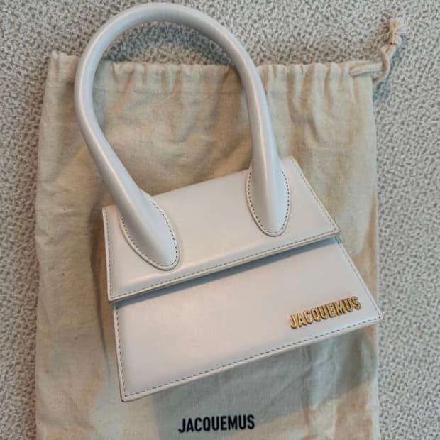 자크뮈스 르 치키토 모옌 화이트