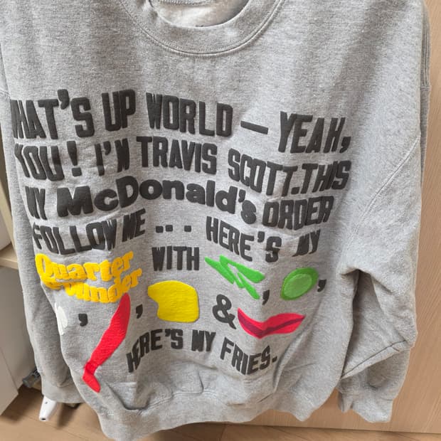 트레비스스캇xcpfm 맥날 맨투맨 M 새상품 팝니다