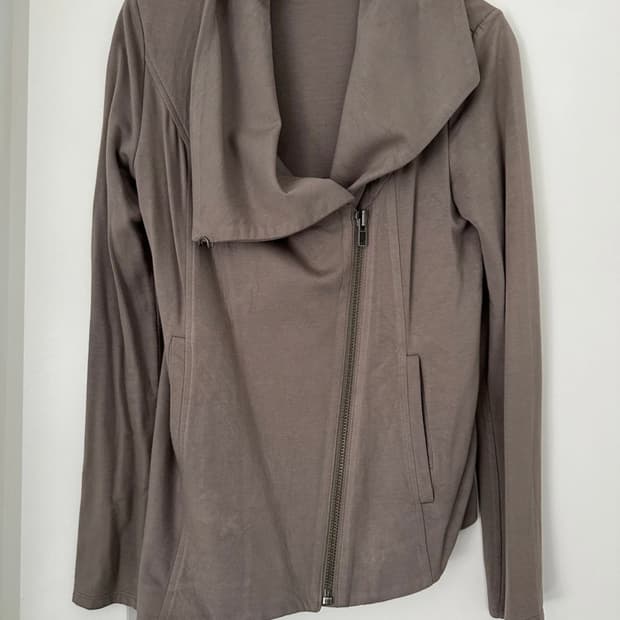 헬무트랭 사선 자켓 토프