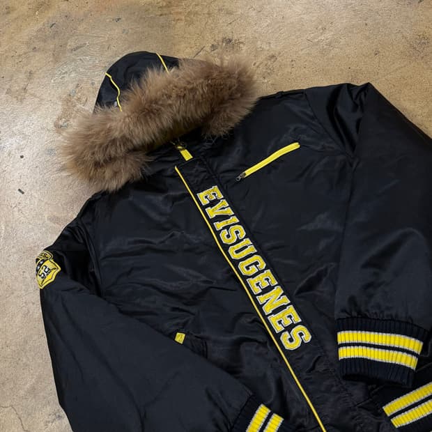 에비수 블랙 옐로우 백로고 포인트 퍼 숏패딩