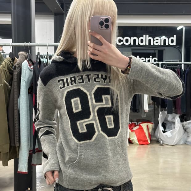 90s 히스테릭 글래머 울 로고 버튼 니트