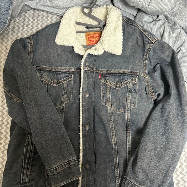 리바이스 쉐르파 자켓 m 사이즈 팔아요