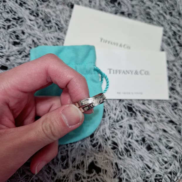 티파니 인터라킹 반지