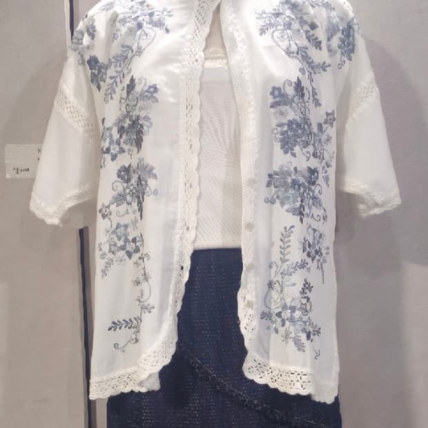 [HAND KNIT] 세오리아 핸드메이드 자수 블라우스 (LL)