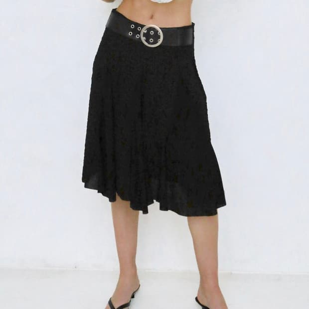 FLOWER BELTED SKIRT BLACK