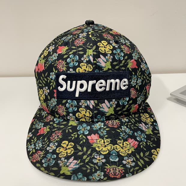 뉴에라x슈프림 플라워 스냅백