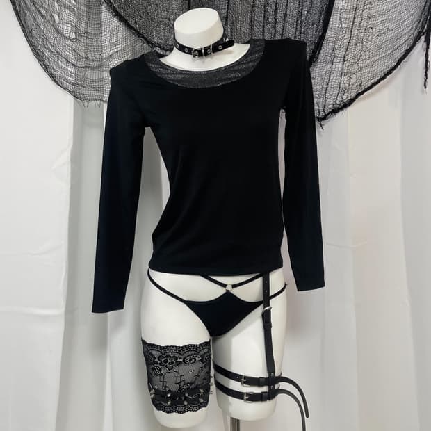 black detail t-shirt