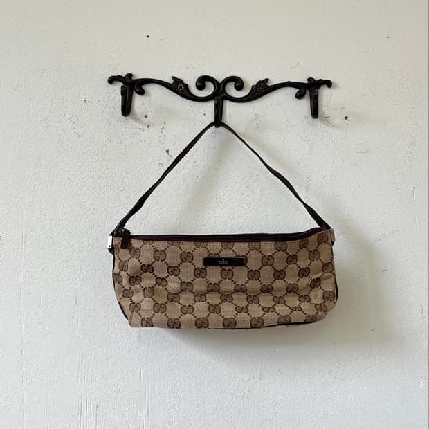 GUCCI GG 로고 캔버스 숄더백