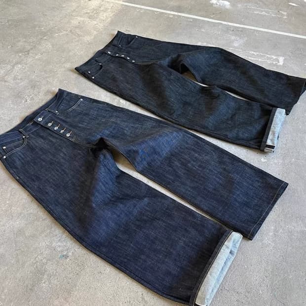 와이드 셀비지 버튼 데님 팬츠