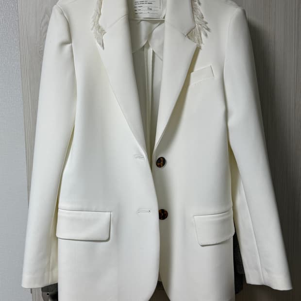 해프닝 433 화이트 테일러드 자켓