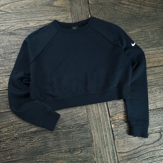 [나이키] 오버핏 크롭 맨투맨 블랙 M18821