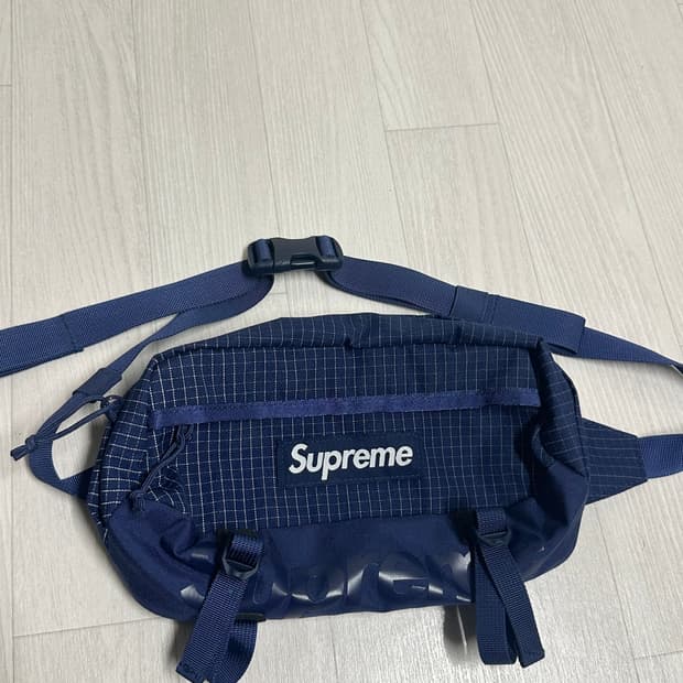 슈프림 24SS 웨이스트백 네이비