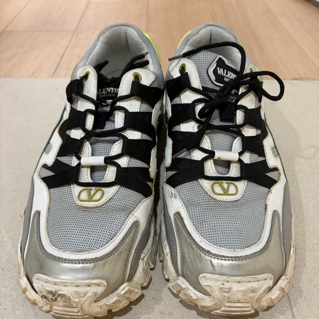 발렌티노  클라이머 스니커 43사이즈 팝니다