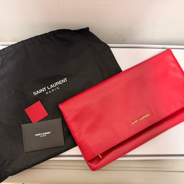 [정품] 입생로랑 파리 레터스 클러치