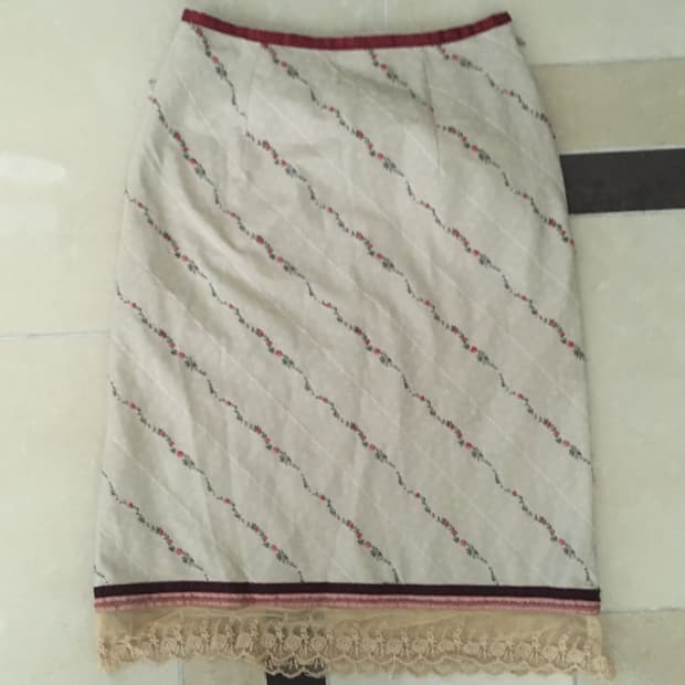 MAITRESSE flower pattern lace midi skirt