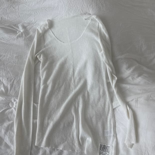 보헤미안 언발 티?