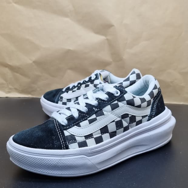 반스 올드스쿨 오버트 체커보드 스니커즈235