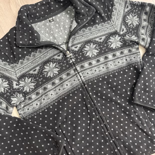 유니클로 노르딕 도트 플리스 집업