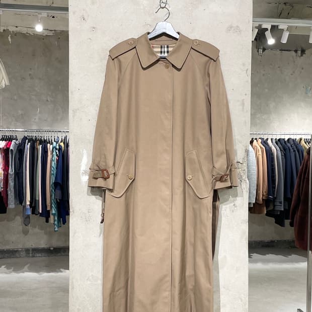버버리 베이지 히든 버튼 벨티드 코트 