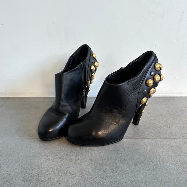 구찌 톰포드 바부스카 스터드 레더 앵클부츠