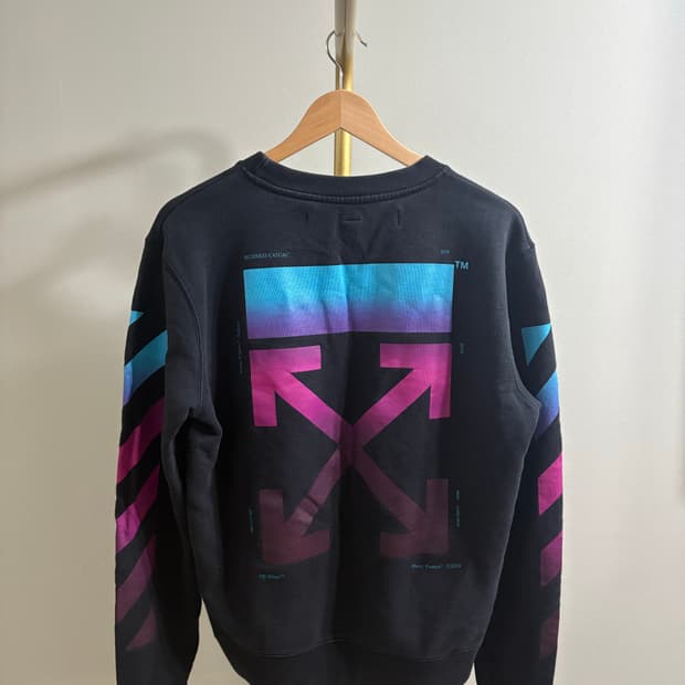 오프화이트 애로우 마커 맨투맨