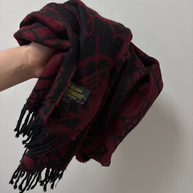 비비안웨스트우드 오브패턴 머플러