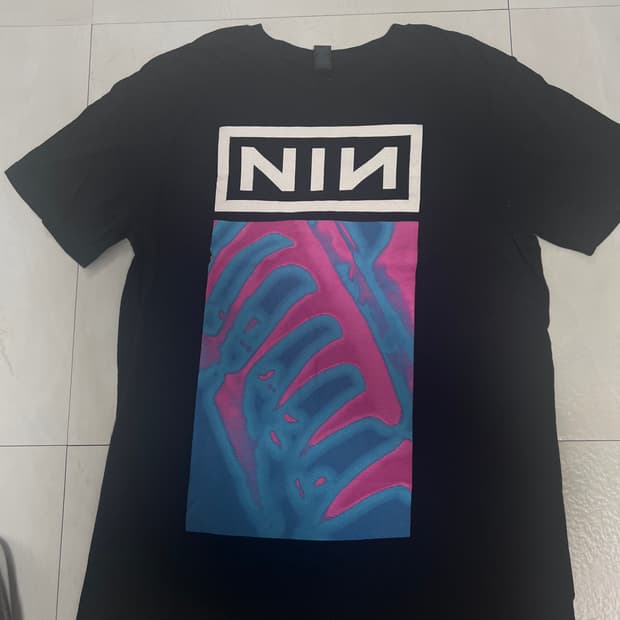 nin반팔