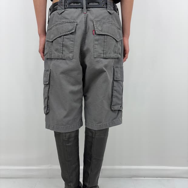 LEVIS CARGO SHORTS KHAKI GRAY