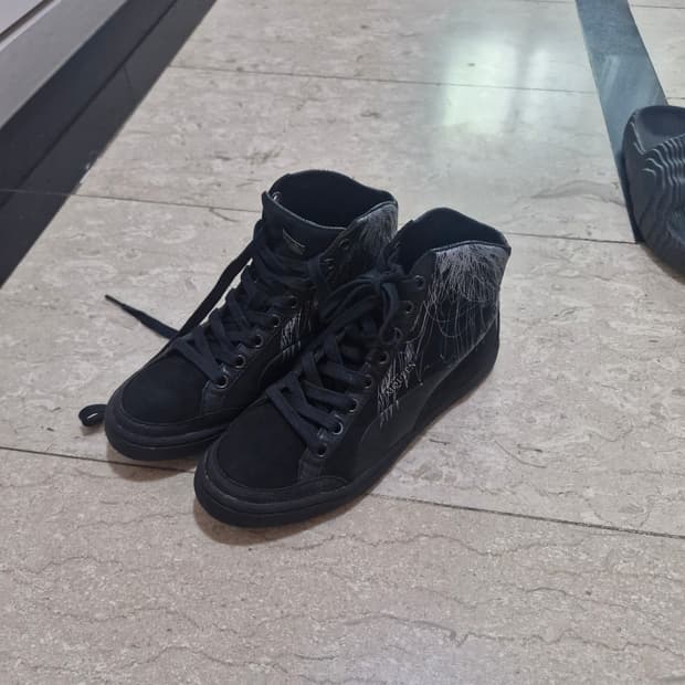 퓨마×알렉산더 맥퀸 콜라보 스니커즈