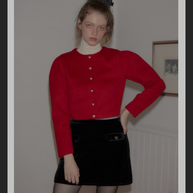 새상품) 살롱드욘 하트 버튼 퍼프 숄더 가디건 red
