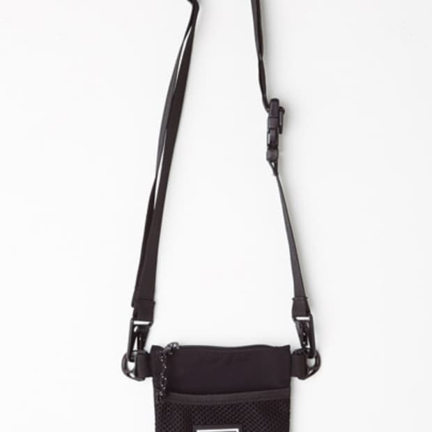 오베이(OBEY) 컨디션 사이드 파우치 백 미니 크로스백