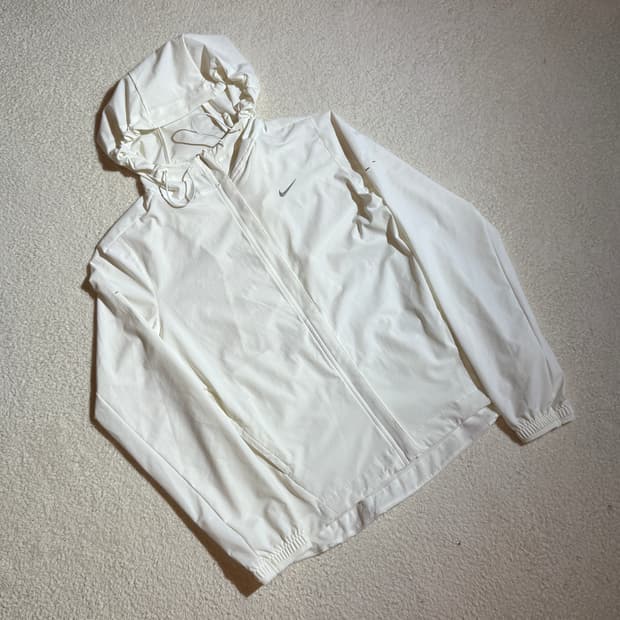 나이키 화이트 러닝 바람막이 