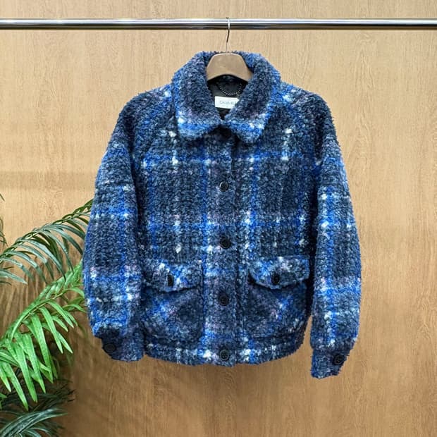 캘빈클라인 라운드 숏카라넥 페이크퍼 자켓 타탄 체크 패턴 디테일 블루