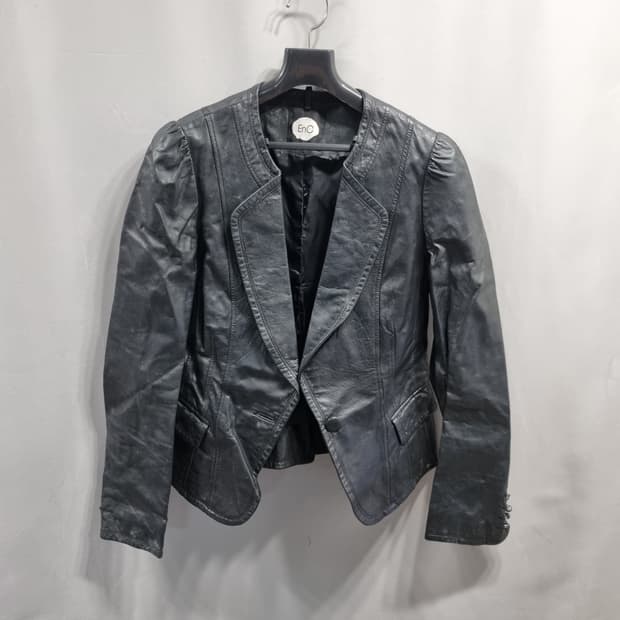 EnC 브랜드의 블랙 양가죽 블레이저 재킷