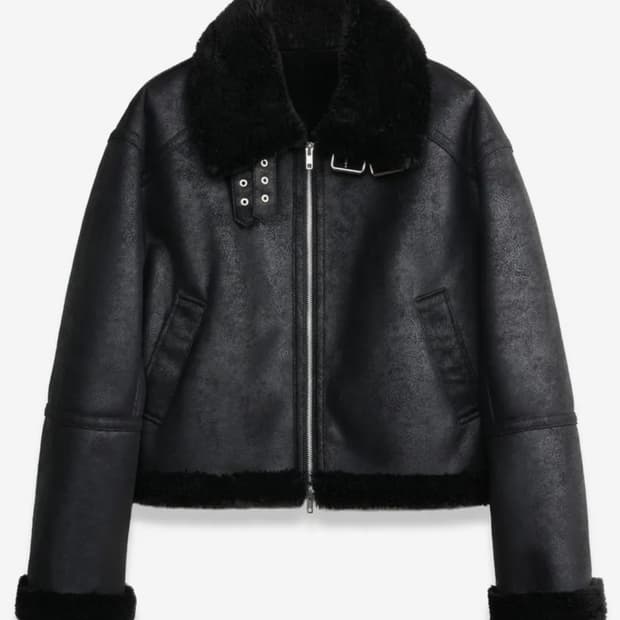 도프셉 크롭 무스탕 판매합니다