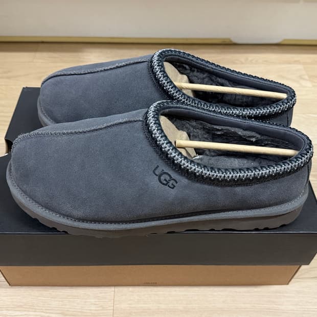 어그 타스만 다크그레이 280