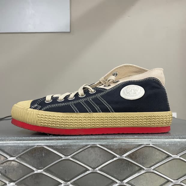 디젤 Yuk 스니커즈 42