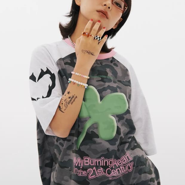 원더비지터 클로버 카모 반팔티
